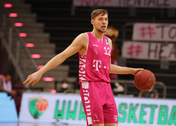 限制了对手 限制了对手